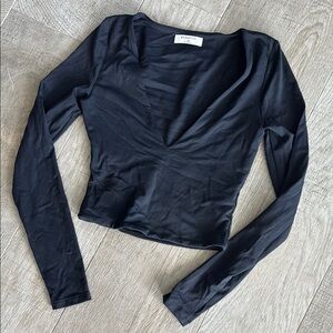 Babaton v neck long sleeve crop top